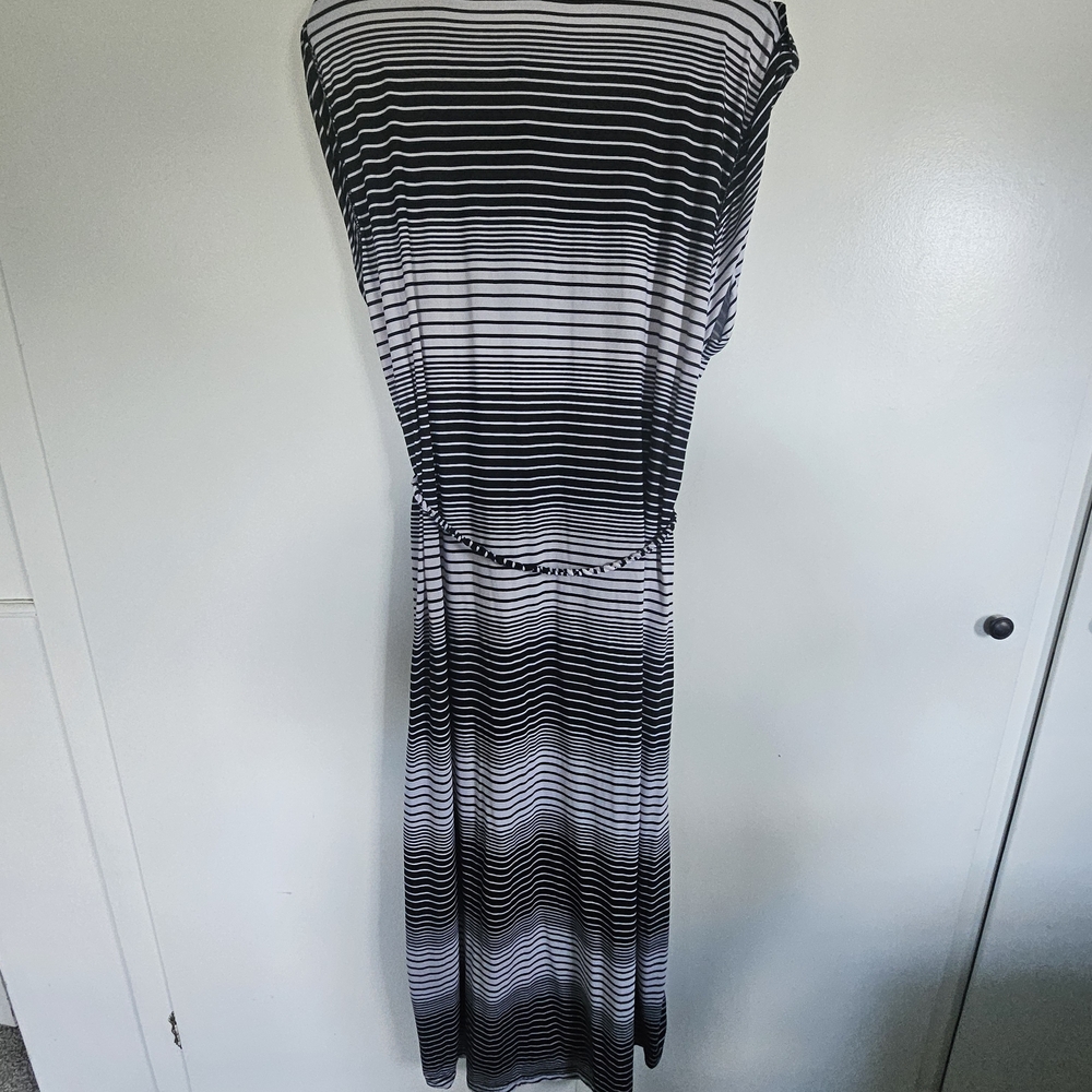 Plus Size Black and White Striped Maxi Dress - Picture 2 of 2